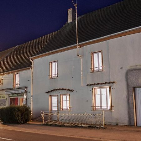 Bed and Breakfast Le Loup Qui Dort Longwy-sur-le-Doubs Exterior foto