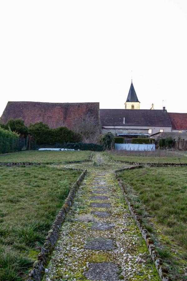 Bed and Breakfast Le Loup Qui Dort Longwy-sur-le-Doubs Exterior foto